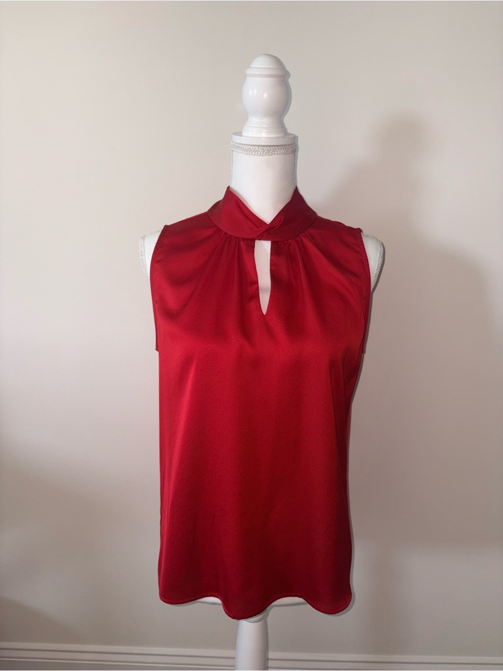 Ann Taylor Sleeveless Red Keyhole Mock-Neck Blouse
